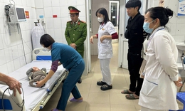 Bé trai 1 tuổi bị hóc dị vật tại chương trình xiếc