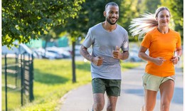 Đạp xe hay chạy bộ: Bài tập cardio nào tốt hơn cho tim mạch, khớp và cơ bắp?