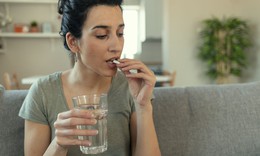 Thời điểm uống canxi để cơ thể hấp thụ tối đa mà không hại thận