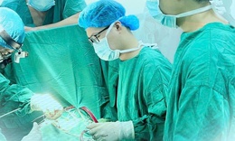 Cứu sống b&#233; sơ sinh mắc tim bẩm sinh nặng