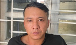 Bức xúc vì được mời đi nhậu nhưng người mời khất nợ chủ quán, vị khách đã đâm bạn mời