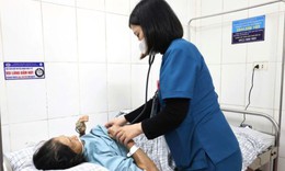 Nhập viện vì bị gà đạp 