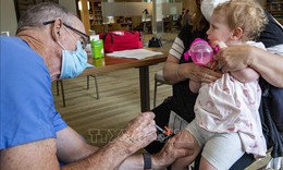 Tranh cãi tại Mỹ về chính sách tiêm chủng mới cho trẻ sơ sinh