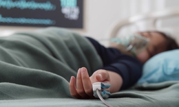 Vi khuẩn n&#227;o m&#244; cầu lu&#244;n r&#236;nh rập v&#224; c&#243; thể đe dọa t&#237;nh mạng người khỏe mạnh chỉ trong 24 giờ