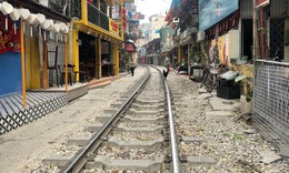 Giải pháp nào cho phố cà phê đường tàu?