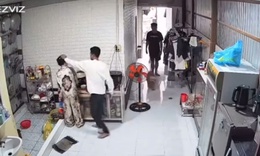 X&#225;c minh clip người phụ nữ bị t&#250;m t&#243;c, đ&#225;nh đập khi nấu ăn