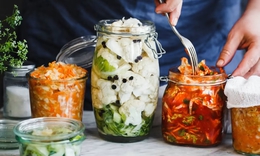 Thực phẩm dễ hỏng khi trời nồm ẩm, c&#225;ch n&#224;o bảo quản an to&#224;n?