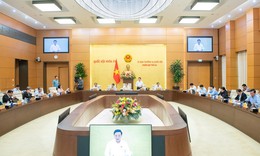 Thường vụ Quốc hội: Giữ chế độ, chính sách tiền lương của cán bộ khi sắp xếp ĐVHC
