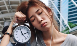 Jet lag (rối loạn giấc ngủ tạm thời): Nguyên nhân, triệu chứng, phòng ngừa và điều trị