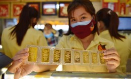 Giá vàng liên tiếp lập đỉnh, chuyên gia dự báo còn tiếp tục tăng