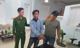 Tạm giữ kẻ vừa ra tù lại đi trộm cắp nhà dân