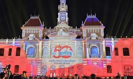 Rực rỡ đêm khai hội "Sắc màu thành phố Bác" chào mừng 50 năm Ngày Giải phóng miền Nam, thống nhất đất nước
