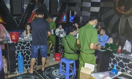 21 thanh niên dương tính với ma túy tại phòng VIP karaoke ở Vĩnh Long