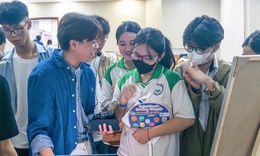 Ngày hội tuyển sinh ĐH Y Dược TPHCM 2025 thu hút đông đảo học sinh, phụ huynh tham dự