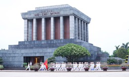 Hà Nội phân luồng giao thông, bố trí bãi xe phục vụ người dân vào Lăng viếng Bác dịp 30/4