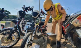 Gần 70 thanh thiếu niên mang xe điện độ chế biểu diễn để quay video câu view