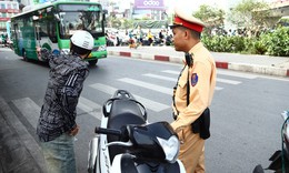 Phản ánh giao thông dịp 30/4 ở Hà Nội, gọi số nào?