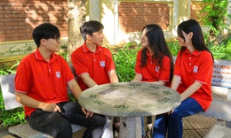 Đại học Y Hà Nội ra quy định cấm váy ngắn, áo trễ cổ: Sinh viên nói gì?