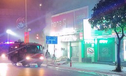 Cháy tại cửa hàng điện thoại giữa đêm ở Hà Nội