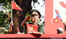 Những chứng nhân lịch sử rạng ngời trong đoàn xe diễu hành
