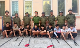 Nhóm thanh niên mang dao phóng lợn đi thách thức đánh nhau