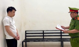 Mượn xe SH đi mua cơm rồi mang cầm cố