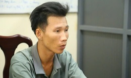 Mâu thuẫn tình ái, nam thanh niên dùng súng khống chế cô gái trong phòng trọ