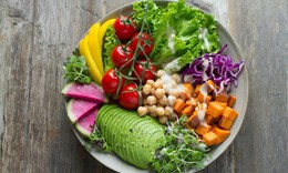Chèn ép dây thần kinh thẹn cần lưu ý gì về chế độ ăn?