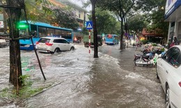 Nhiều tuyến phố ở Hà Nội có nguy cơ ngập do mưa lớn