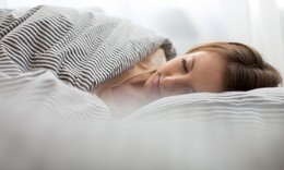 5 thói quen buổi tối giúp cơ thể trẻ lâu