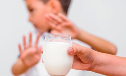 Biểu hiện giúp mẹ sớm nhận biết trẻ dị ứng sữa