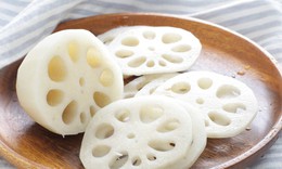 Cách sử dụng củ sen trong làm đẹp da và tóc
