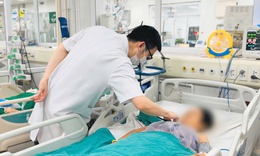 Sốc nhiễm khuẩn nặng sau tiêm khớp ở phòng khám tư