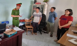 Mua bán trái phép hóa đơn, giám đốc và kế toán công ty bị khởi tố