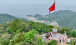 Lễ thượng cờ đặc biệt trên đảo Cô Tô