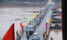 Tạm dừng hoạt động cầu phao Phong Châu do lũ thượng nguồn