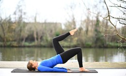5 bài tập tác động thấp giảm mỡ bụng mà không gây đau khớp