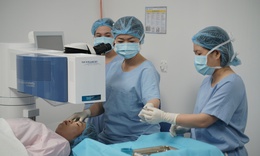 FV ứng dụng công nghệ AI ClarityX cá nhân hóa điều trị tật khúc xạ, lóa mắt và biến dạng thị giác