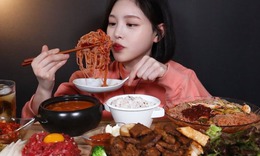Sức khỏe ảnh hưởng nghiêm trọng từ những thử thách ăn uống cực đoan trên mạng xã hội