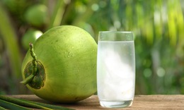 Ai không nên uống nước dừa