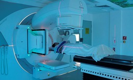Ung thư v&#242;m họng giai đoạn 4: Đừng bỏ cuộc qu&#225; sớm