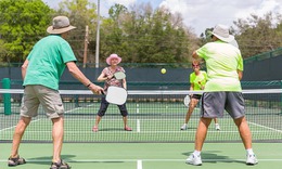 Đừng chủ quan khi chơi pickleball
