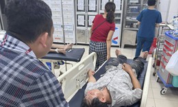 Video người đ&#224;n &#244;ng ở H&#224; Tĩnh bị đ&#225;nh tới tấp tại nh&#224; ri&#234;ng