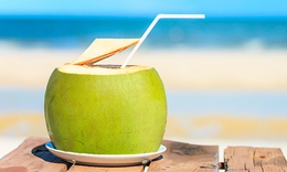 Mùa hè nên uống nước dừa hay nước chanh là tốt nhất?
