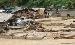 H&#224;ng loạt địa phương thiệt hại nặng do mưa lũ