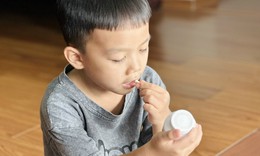 Đừng lạm dụng bổ sung vitamin cho trẻ!