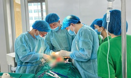 Cắt khối u hiếm gặp, cứu bệnh nh&#226;n suy tim độ III, phải ngủ ngồi