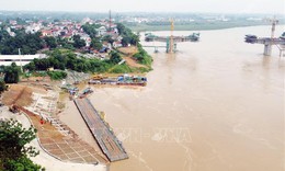 Vận hành lại phà quân sự ở khu vực cầu Phong Châu từ sáng 13/7