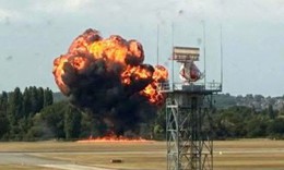 M&#225;y bay rơi ngay sau khi cất c&#225;nh từ s&#226;n bay London Southend