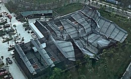 H&#224; Nội: S&#226;n pickleball sập m&#225;i, nhiều &#244; t&#244; bị đ&#232; hỏng trong cơn d&#244;ng chiều 19/7